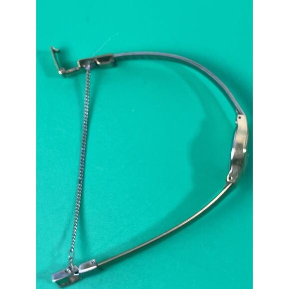 Vintage SEIKO Gold Two Tone V401-0250 Women's Watch Needs Battery - Picture 3 of 6